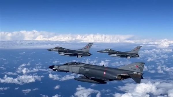 مقاتلات تركية 