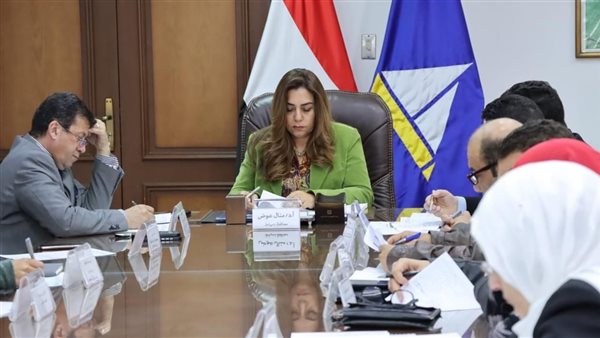 محافظ دمياط تناقش