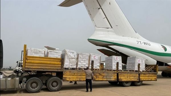 مساعدات انسانيه