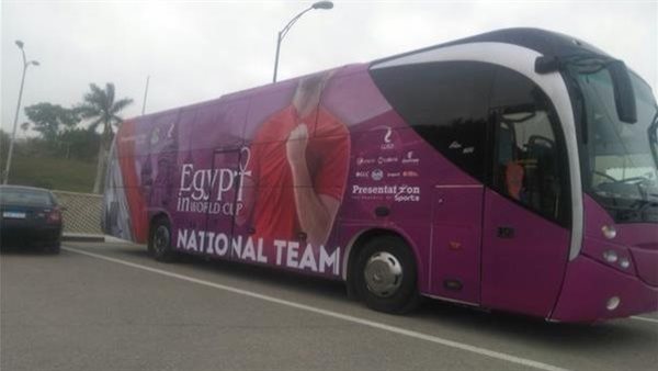 اتوبيسات لنقل المنتخب