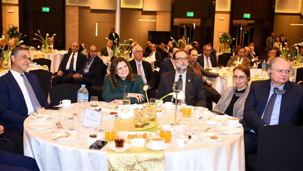 وزيرة الهجرة خلال