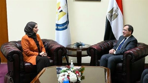 وزير البترول يلتقي