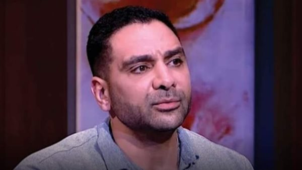 المطرب أكمل 