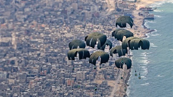 إمدادات غذائية جواً