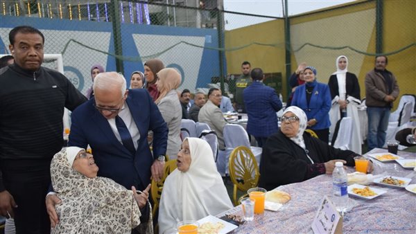 جانب من مشاركة المحافظ