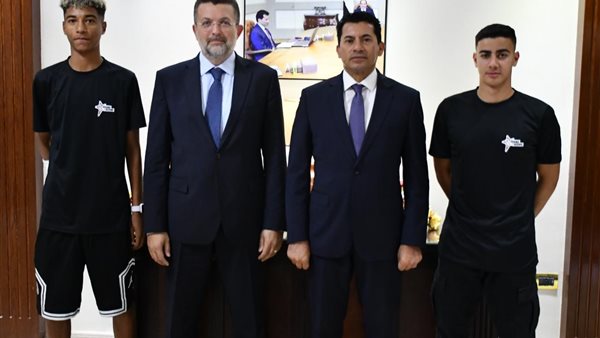 اشرف صبحي وزير الشباب