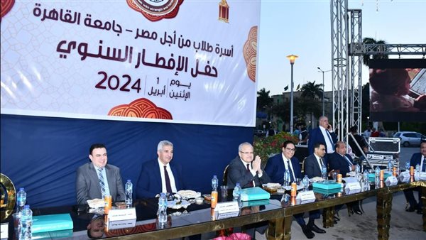 الخشت يشارك طلاب