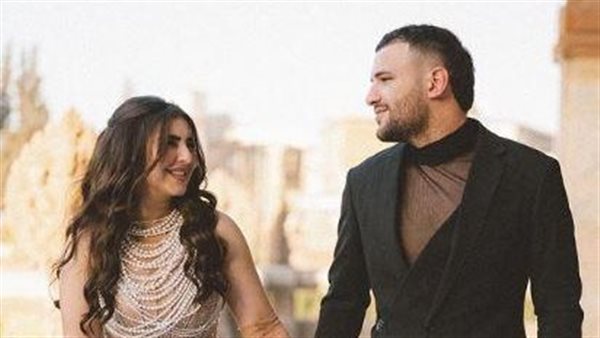 مسلم وخطيبته 