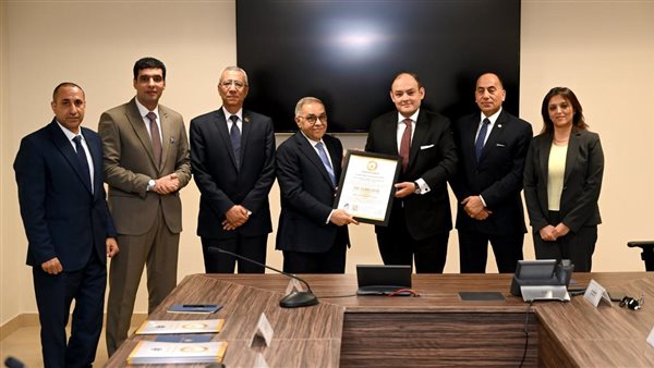 تسلم شهادة المواصفة