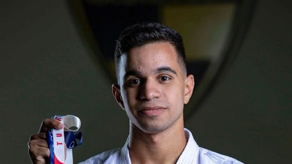 بطل الكاراتيه 