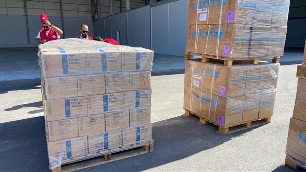  شاحنات مساعدات