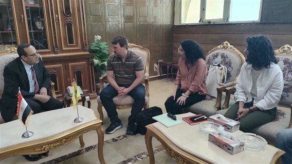 وفد من منظمة هيومان