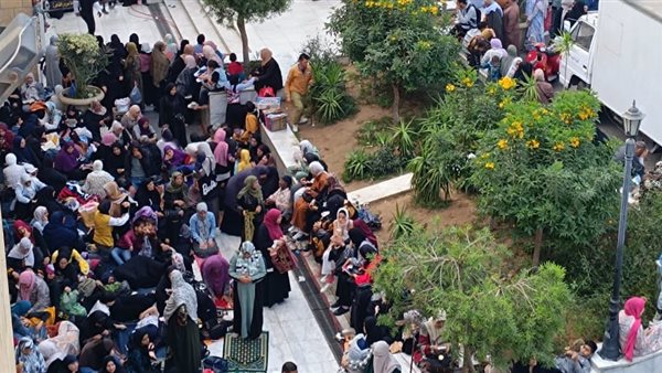 توافد المصلين 