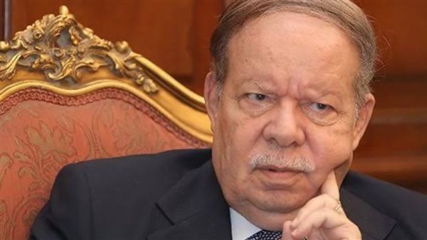 احمد فتحى سرور