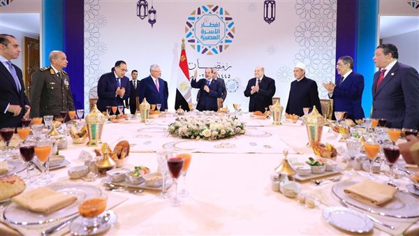 السيسي خلال الإفطار