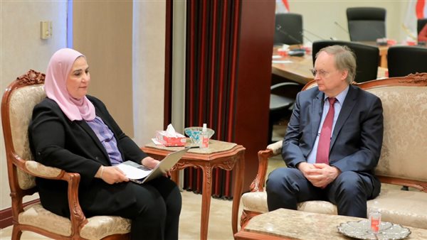  نيفين القباج والسفير