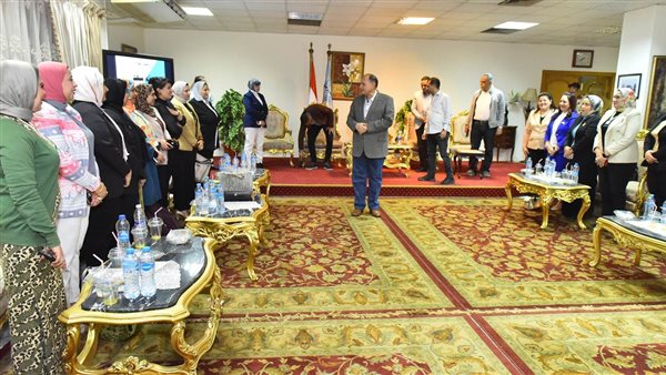 محافظ أسيوط يلتقي