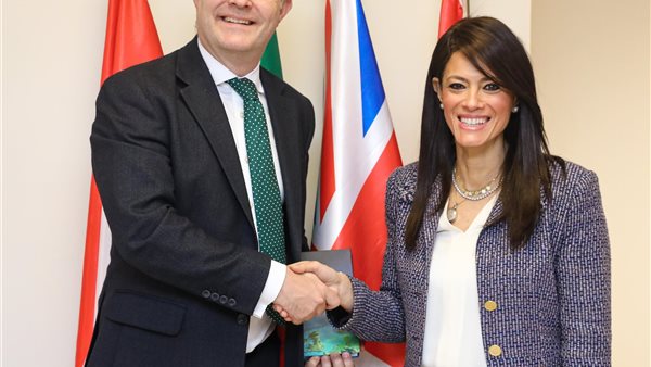 وزيرة التعاون خلال