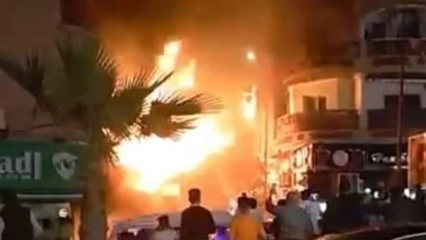 جانب من الحريق