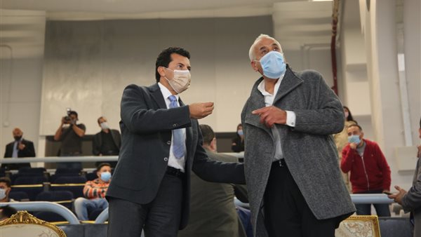 وزير الرياضة أشرف