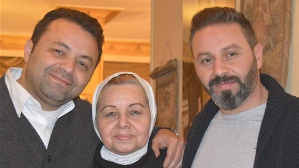 حازم إمام ووالدته