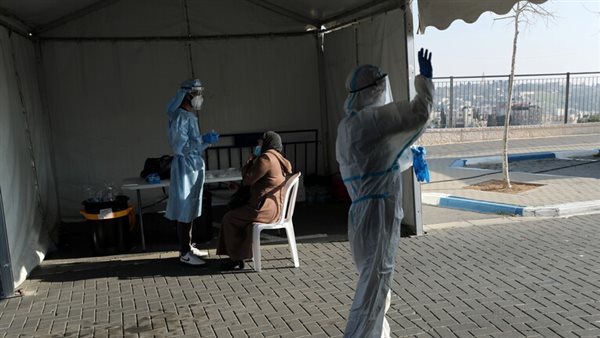 فيروس كورونا يتفشى