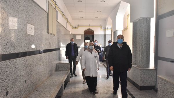 محافظ أسيوط خلال