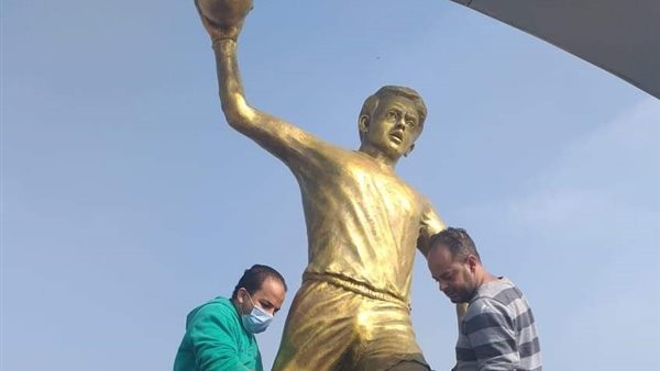 تمثال لاعب كرة اليد