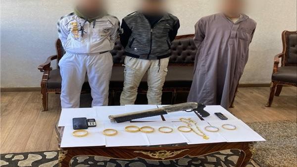 المتهمين عقب ضبطهم