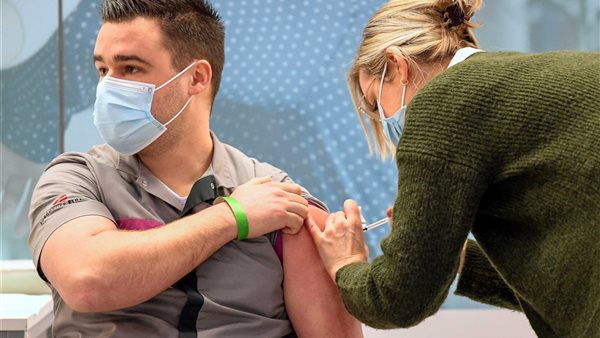 فيروس كورونا يتفشى