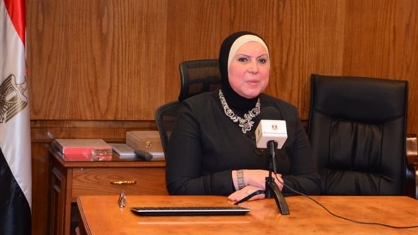  وزيرة التجارة والصناعة