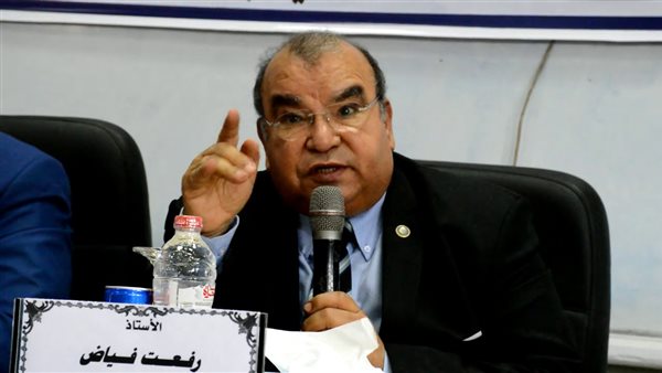  الكاتب الصحفى رفعت