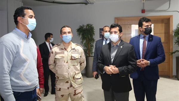 وزير الرياضة يزور