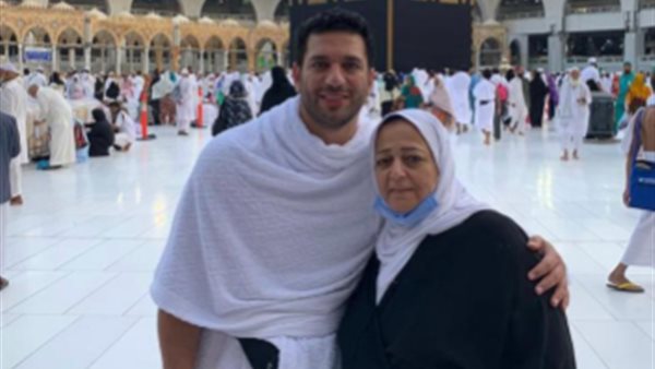 حسن الرداد ووالدته