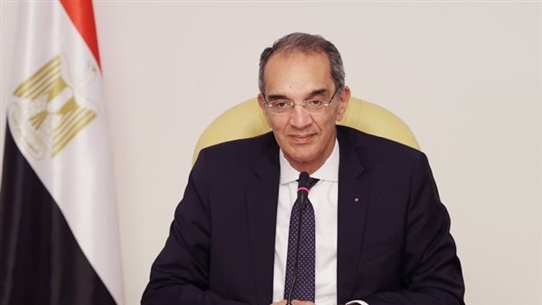 الدكتور عمرو طلعت