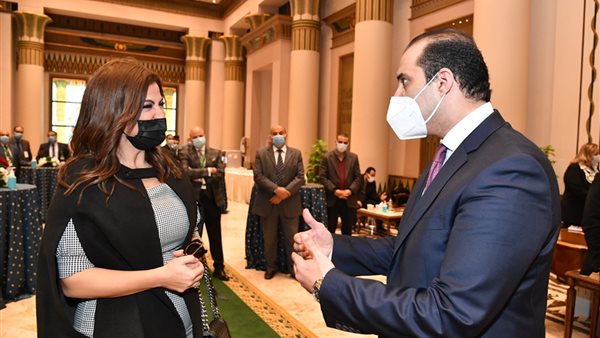 النائبة دينا عبد