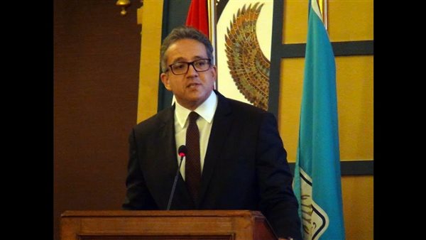 خالد العناني، وزير