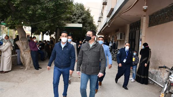 محافظ الفيوم خلال