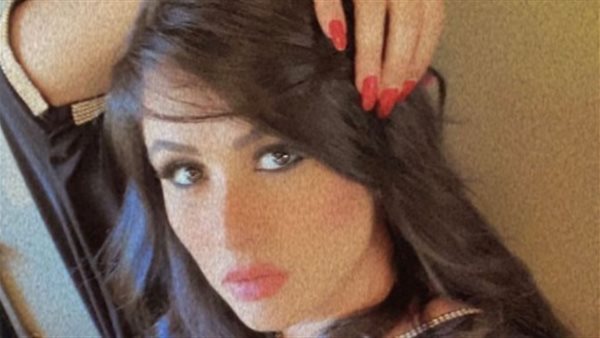 ياسمين عبد العزيز