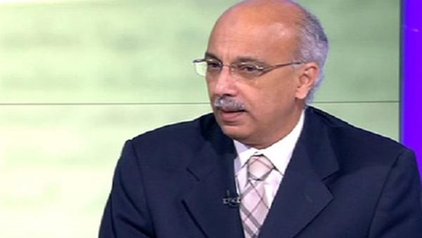  الدكتور أشرف عمر