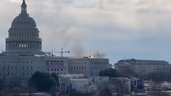 جانب من تصاعد الدخان