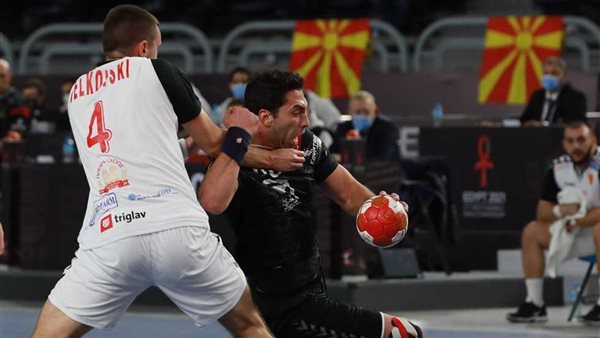 أحمد الأحمر لاعب