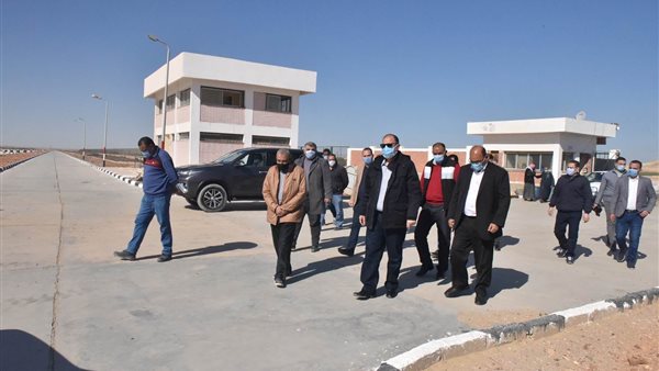 صورة من جولة المحافظ