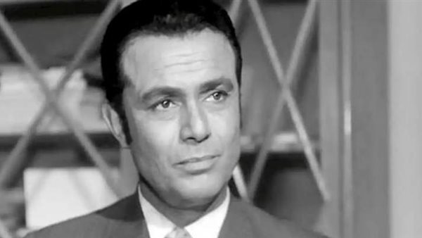 الفنان الراحل صلاح