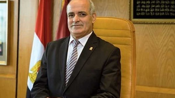 رئيس جامعة الفيوم