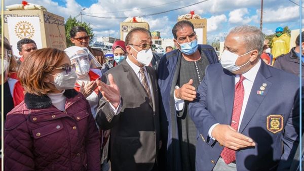 جانب من جولة المحافظ