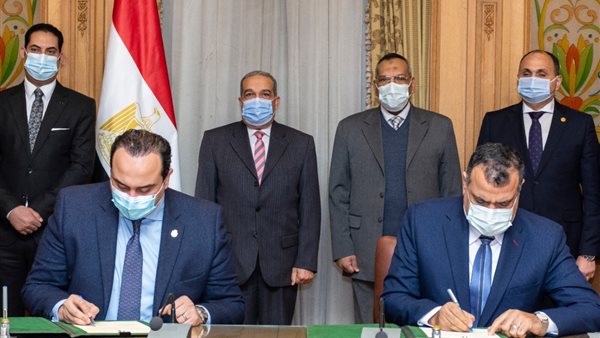 جانب من مراسم التوقيع