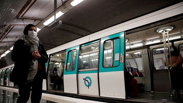 فيروس كورونا يتفشى