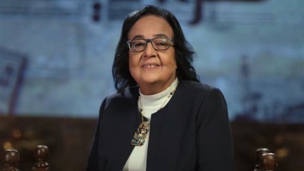 الكاتبة والأديبة