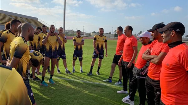 عماد النحاس مع لاعبى